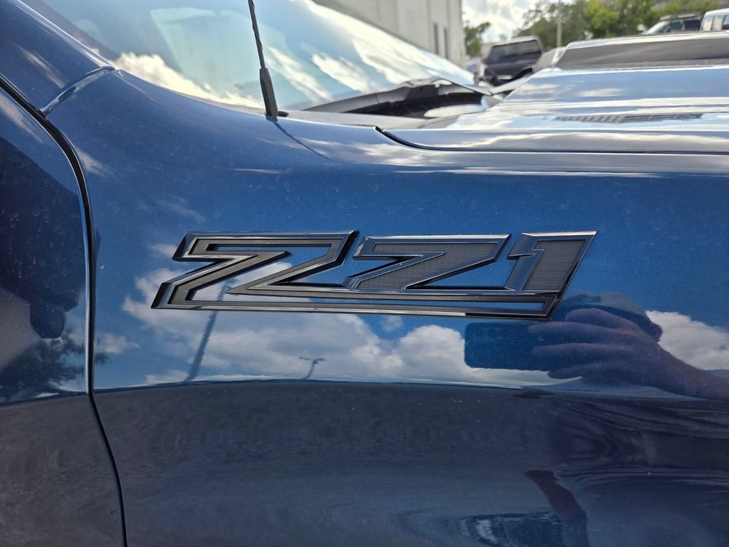 Certified 2023 Chevrolet Silverado 1500 Custom Trail Boss w/ LPO, Dark Essentials Package AWD/4WD image 4