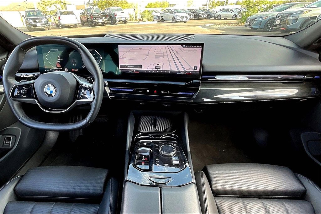 Used 2024 BMW 530i image 16