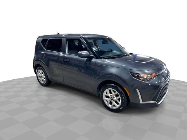 Used 2024 Kia Soul LX w/ Option Group 015 FWD image 3