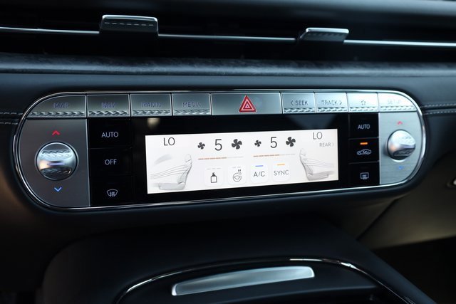 New 2024 Genesis G90 3.5T image 17