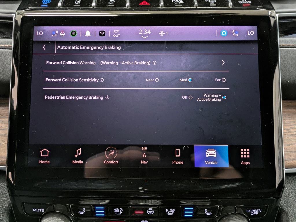 Used 2023 Jeep Grand Cherokee Summit w/ Luxury Tech Group V AWD/4WD image 17