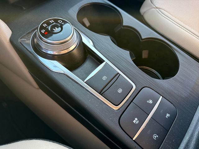 Used 2020 Ford Escape Titanium image 36