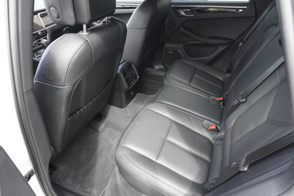 Used 2022 Porsche Macan AWD/4WD image 29