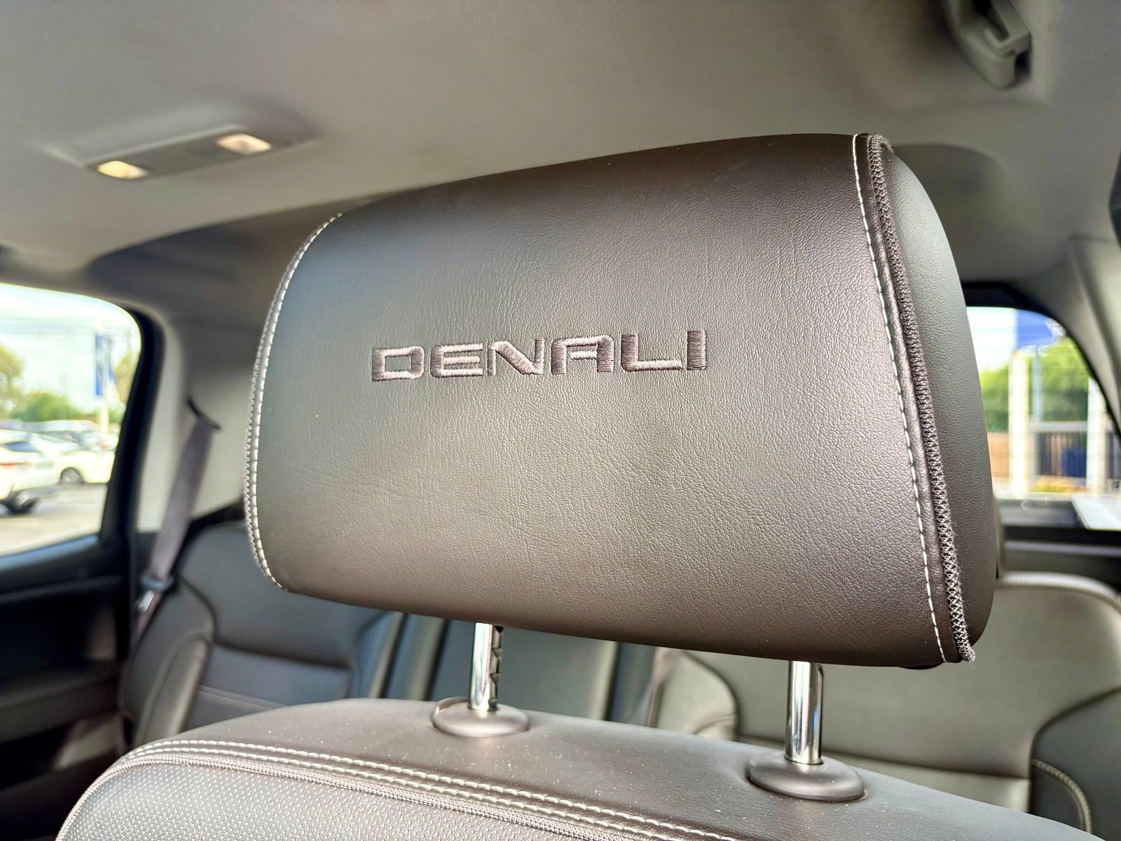 Used 2016 GMC Sierra 2500 Denali w/ Duramax Plus Package AWD/4WD image 15