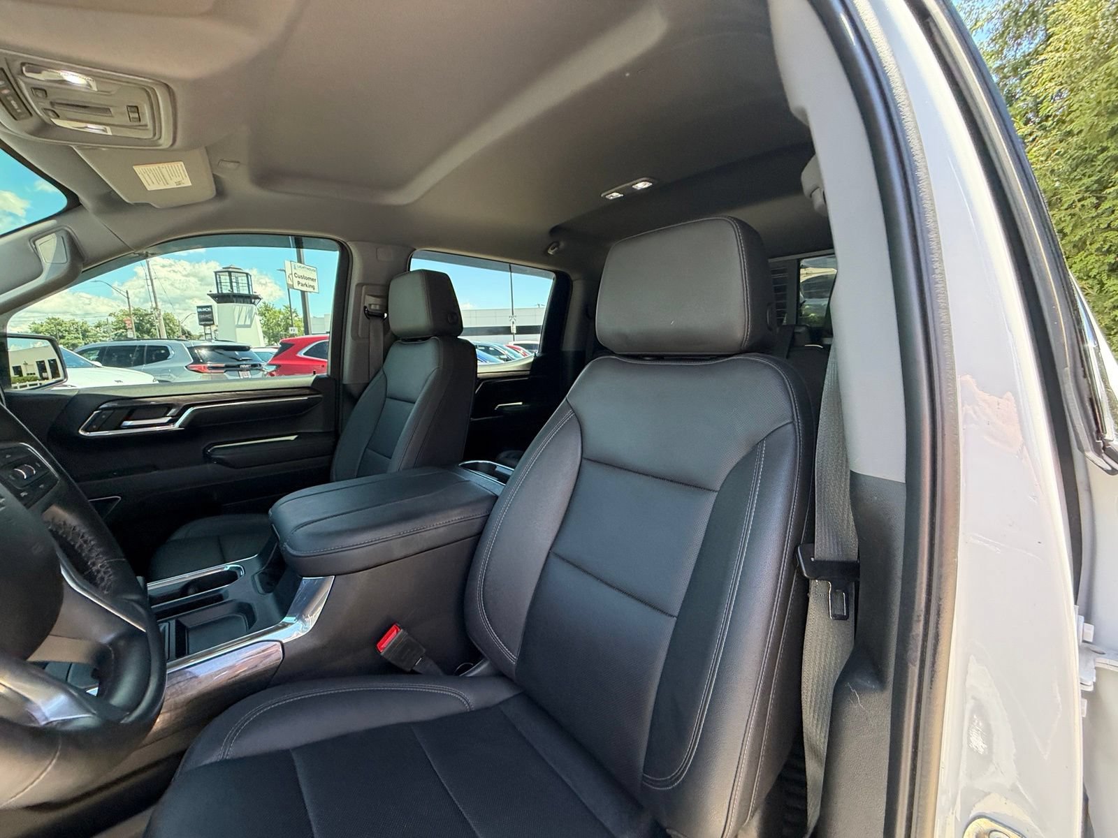 Used 2023 Chevrolet Silverado 1500 LTZ w/ Technology Package AWD/4WD image 17