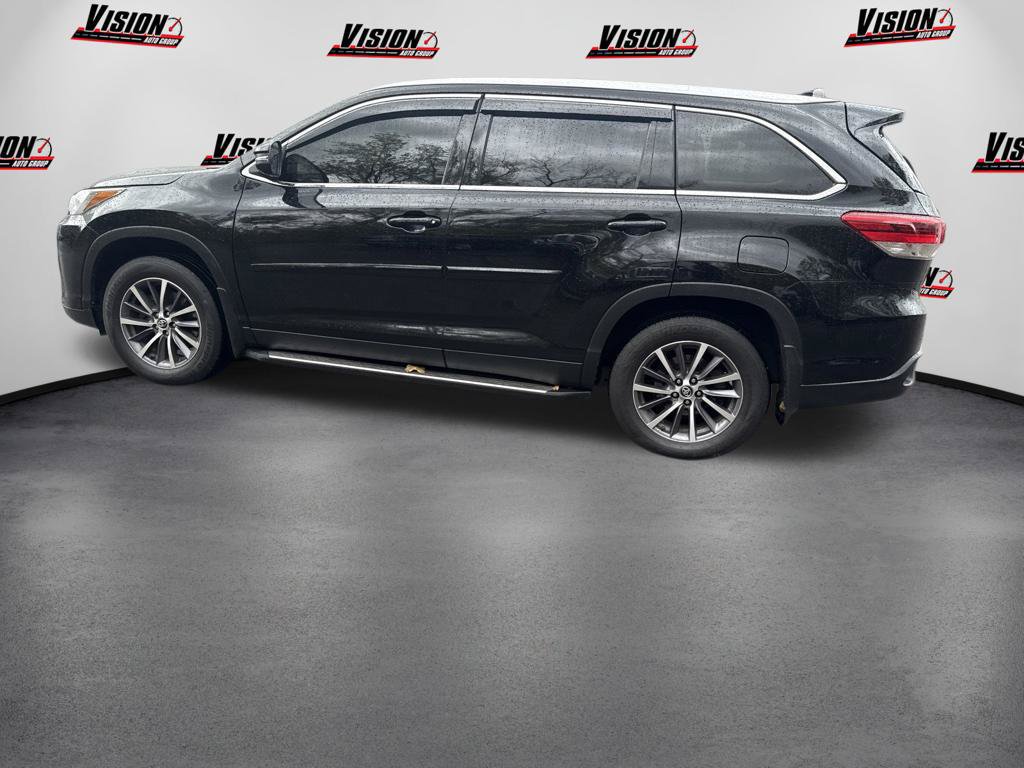 Used 2019 Toyota Highlander XLE AWD/4WD image 8