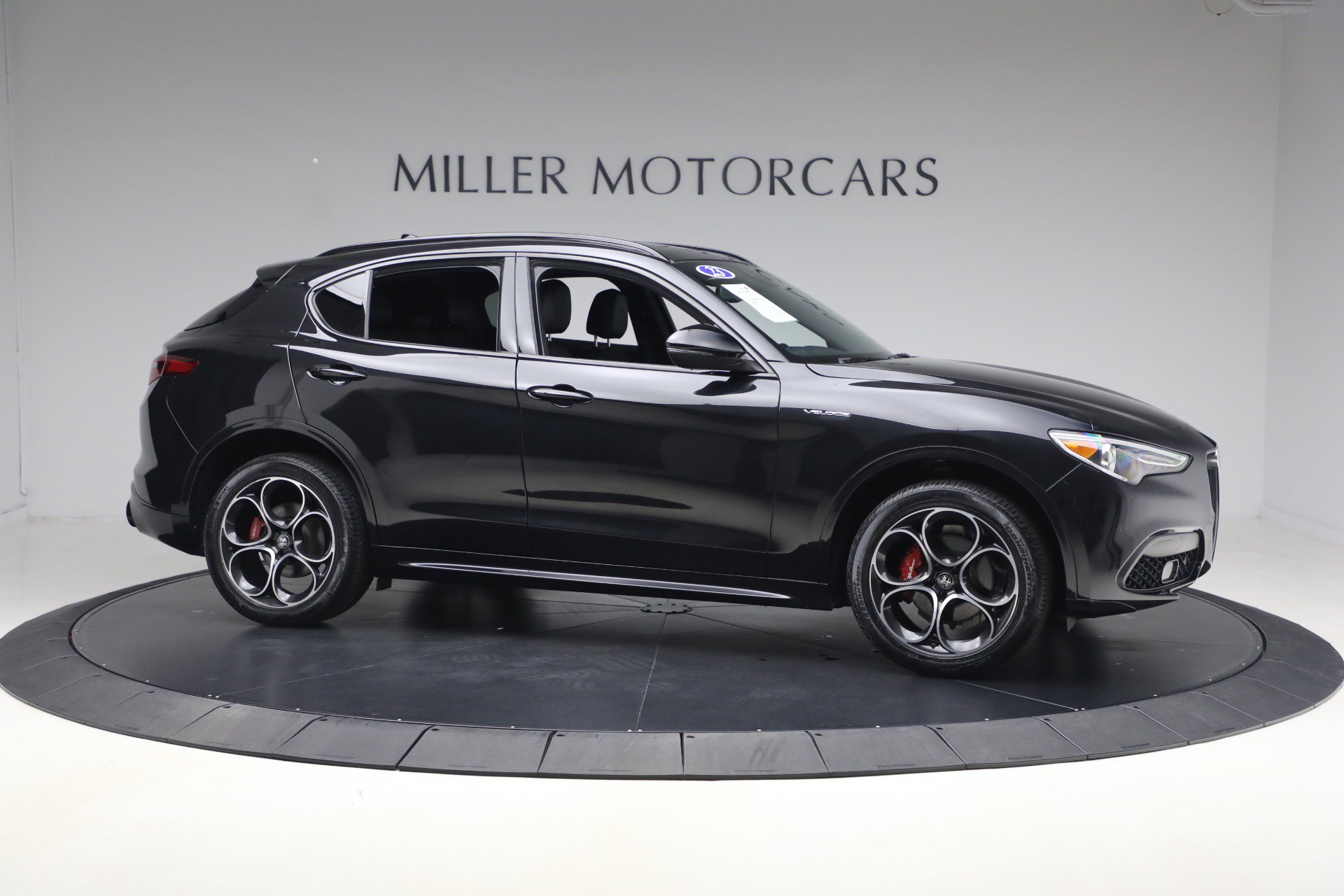 Used 2023 Alfa Romeo Stelvio Veloce AWD/4WD image 13