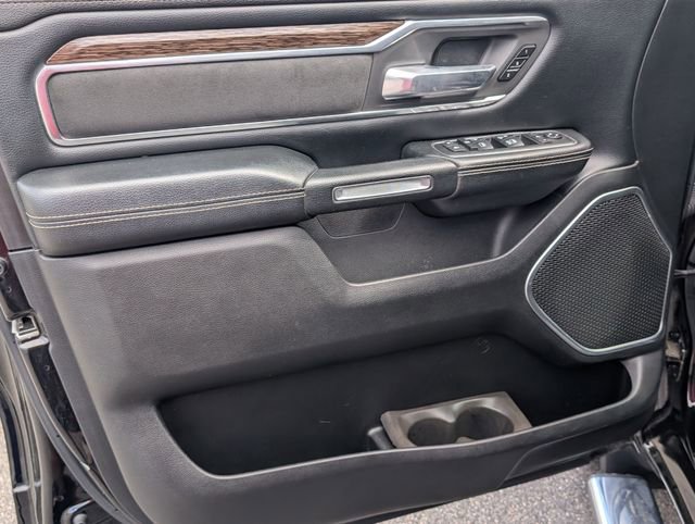 Used 2019 RAM 1500 Laramie AWD/4WD image 10