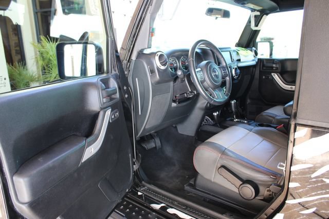 Used 2012 Jeep Wrangler Sahara w/ Connectivity Group AWD/4WD image 10