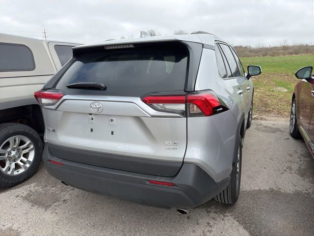 Used 2025 Toyota RAV4 XLE AWD/4WD image 10