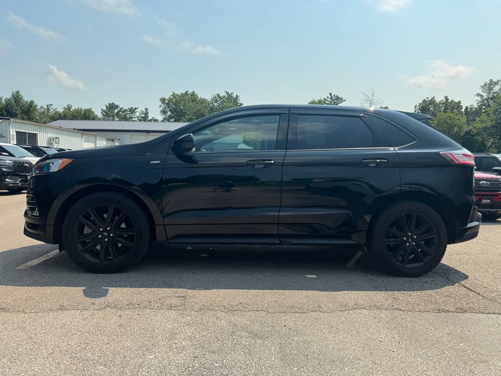 Used 2023 Ford Edge ST-Line w/ Class II Trailer Tow Package AWD/4WD image 8
