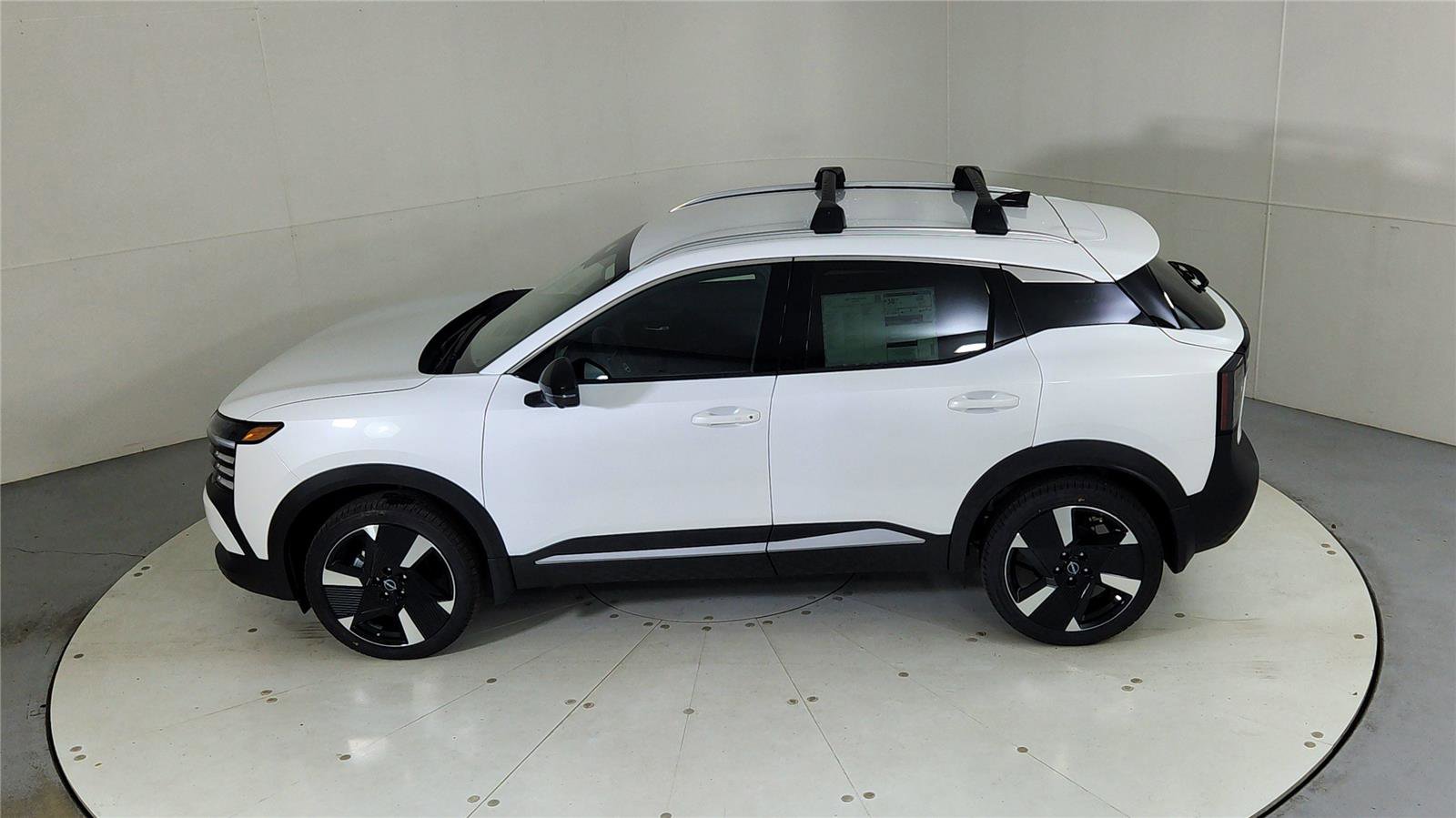 New 2026 Nissan Kicks SR w/ Cold Weather Package image 39