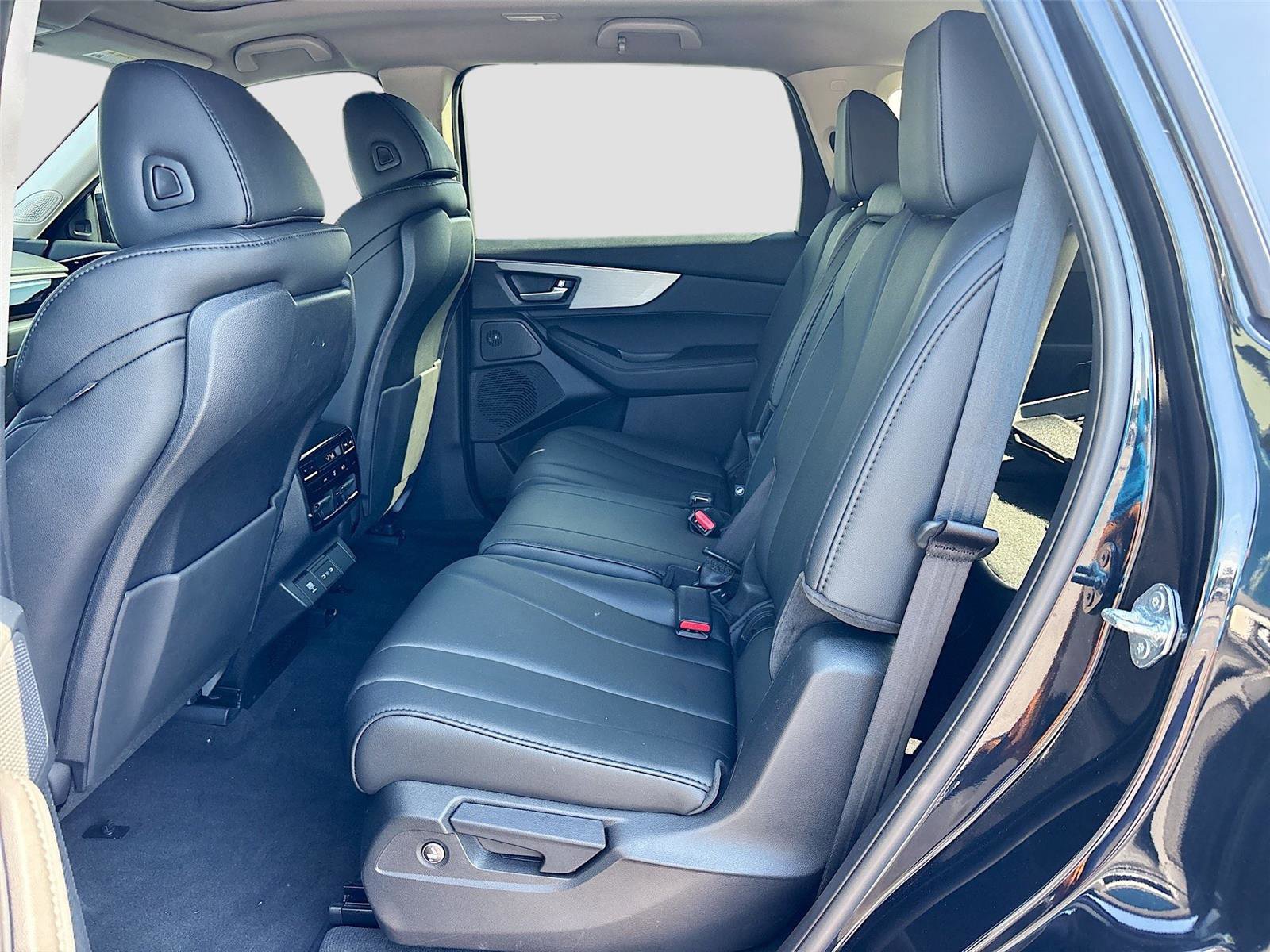 Used 2025 Acura MDX SH-AWD image 29