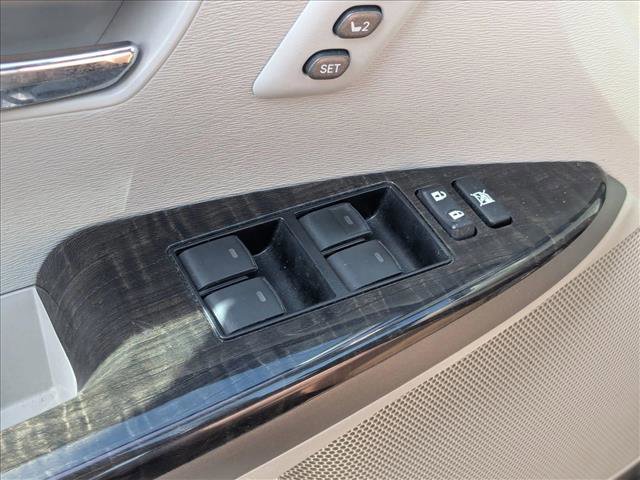 Used 2015 Toyota Venza XLE image 12