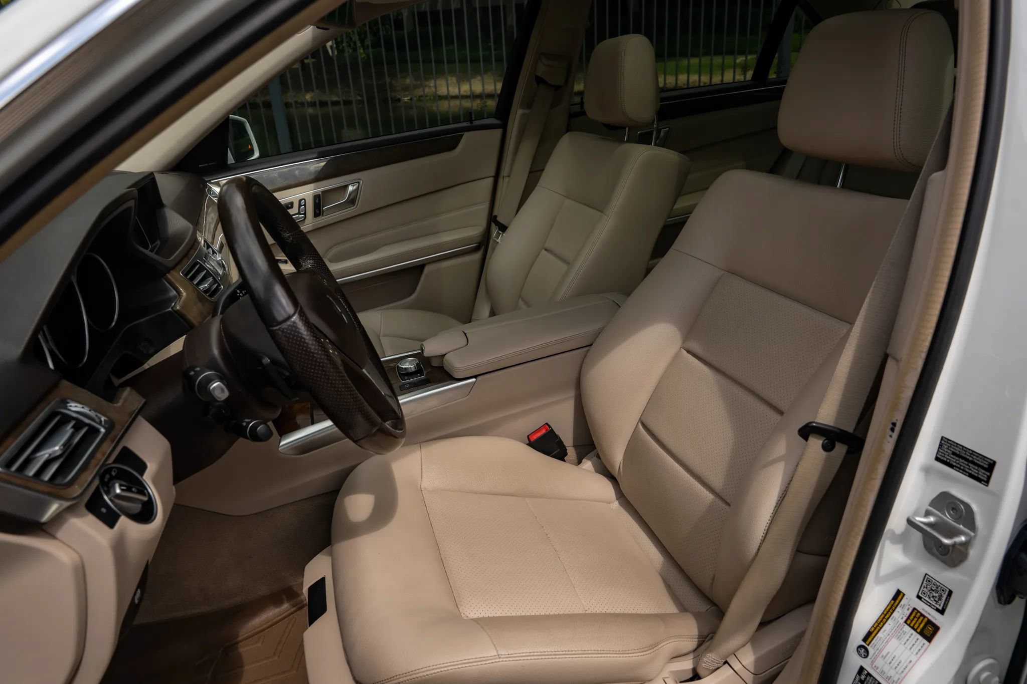 Used 2015 Mercedes-Benz E 350 4MATIC Sedan image 11