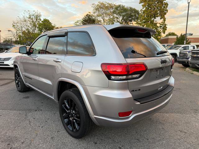 Used 2017 Jeep Grand Cherokee Altitude image 7