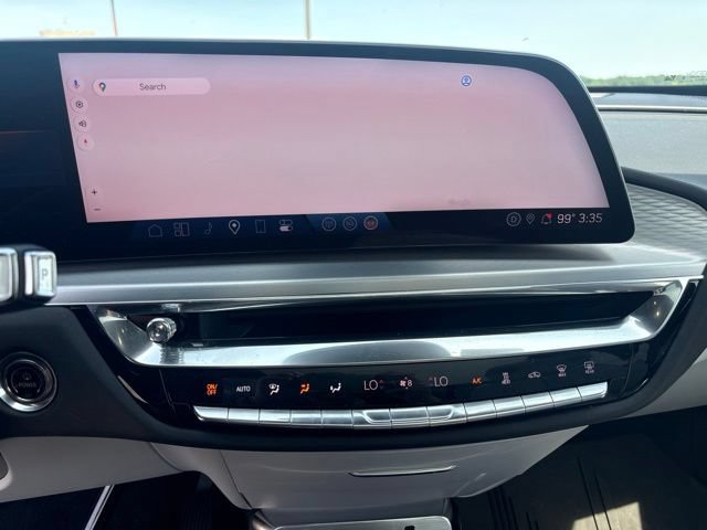 Used 2024 Cadillac Lyriq Luxury w/ LPO, Floor Liner Package AWD/4WD image 7