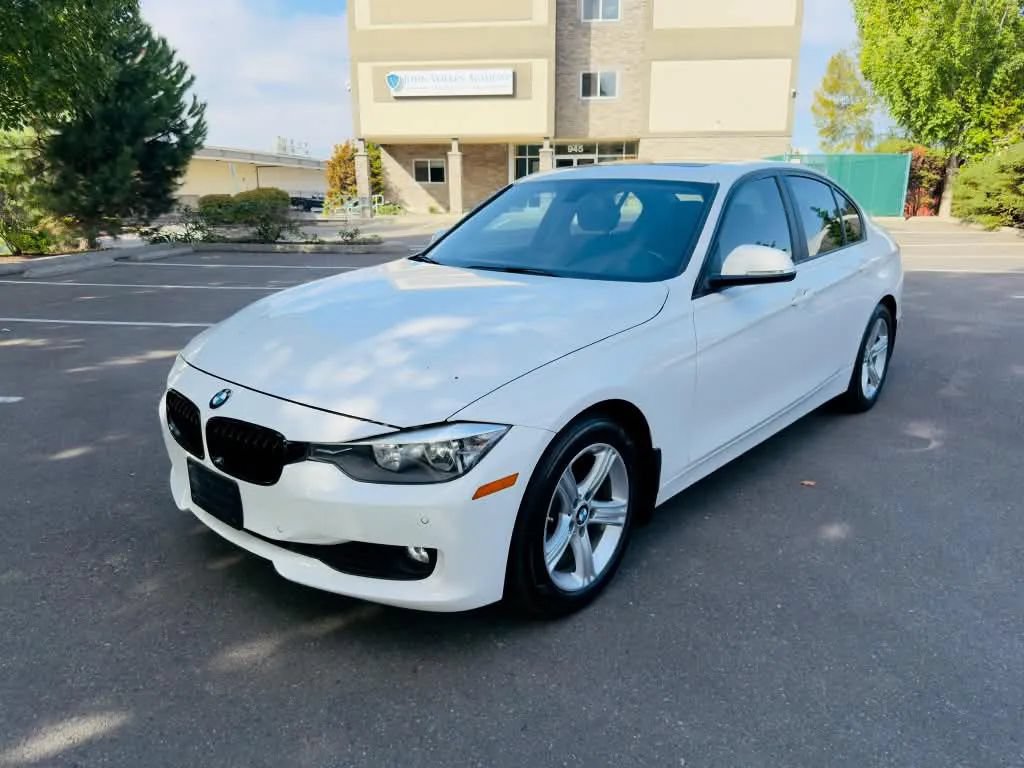Used 2015 BMW 320i xDrive Sedan AWD/4WD image 1