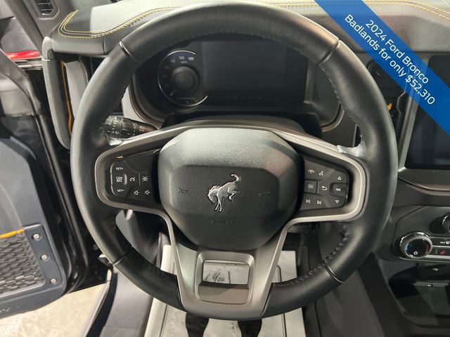 Used 2024 Ford Bronco Badlands image 16