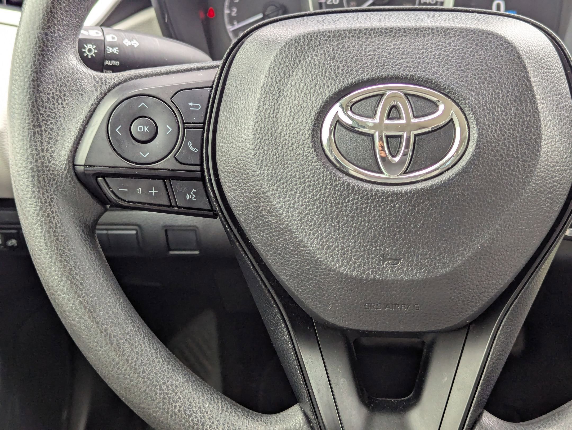 Used 2021 Toyota Corolla LE w/ Carpet Mat Package (TMS) image 21