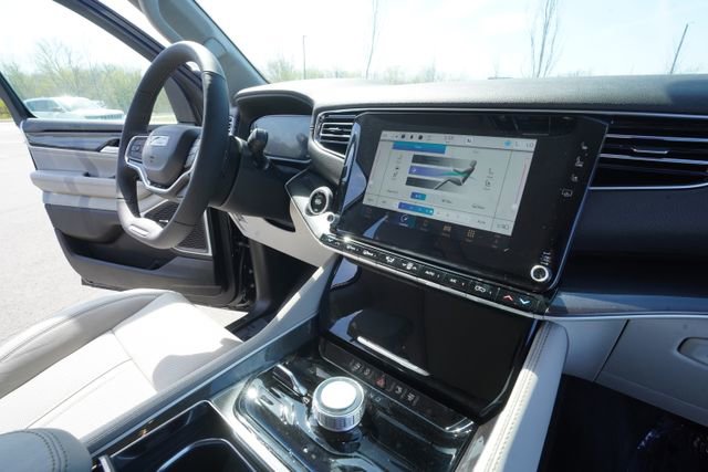 Used 2024 Jeep Wagoneer 4WD w/ Premium Group I image 36