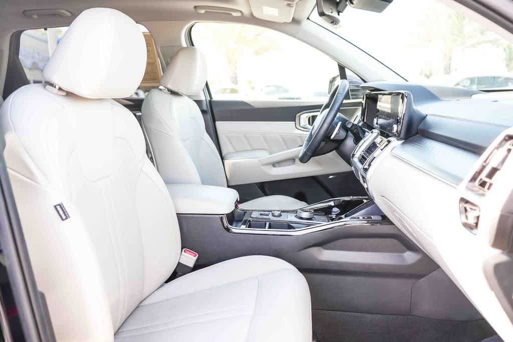 Certified 2024 Kia Sorento SX Prestige AWD/4WD image 16