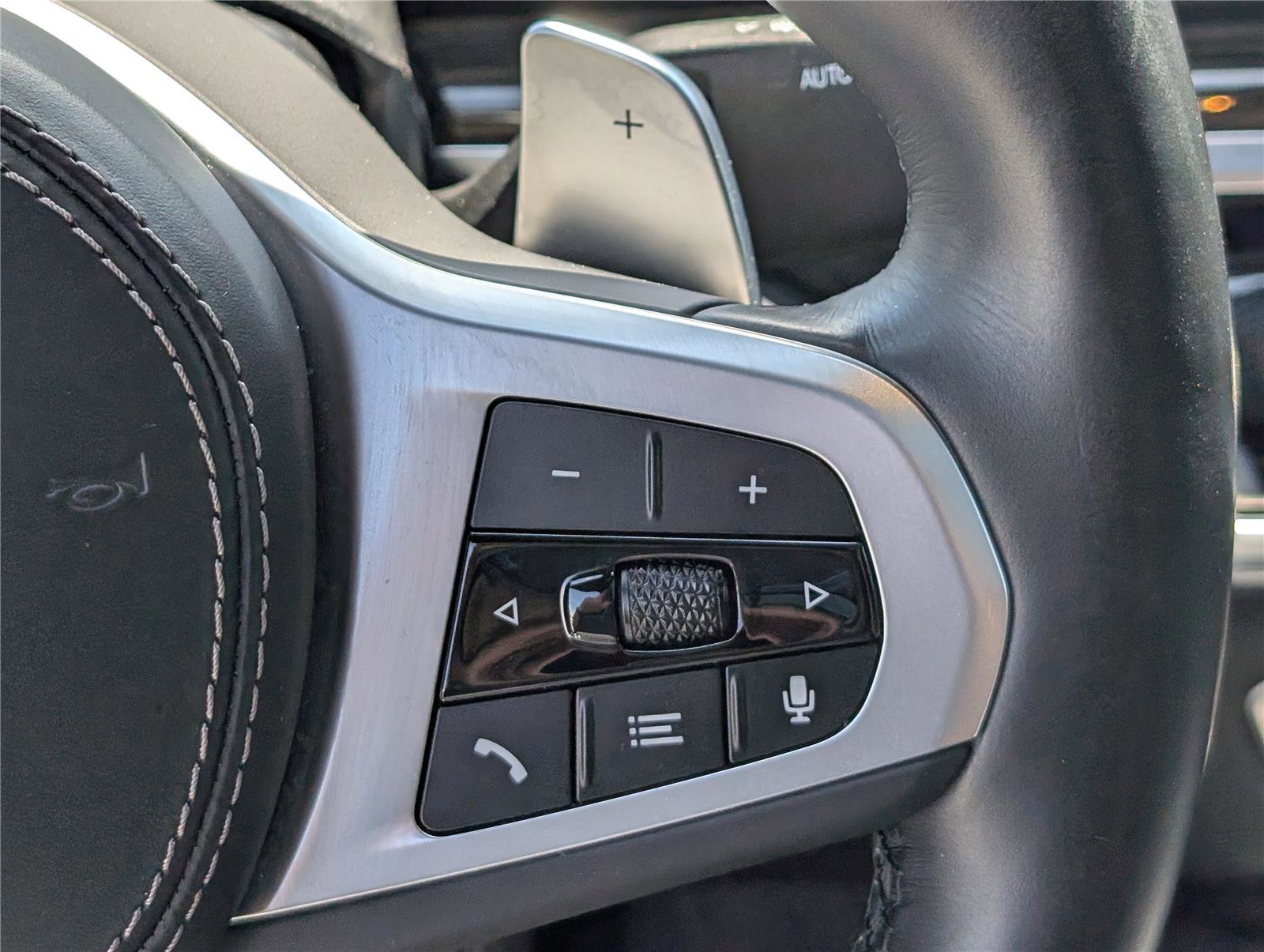 Used 2024 BMW X6 xDrive40i w/ Premium Package image 28