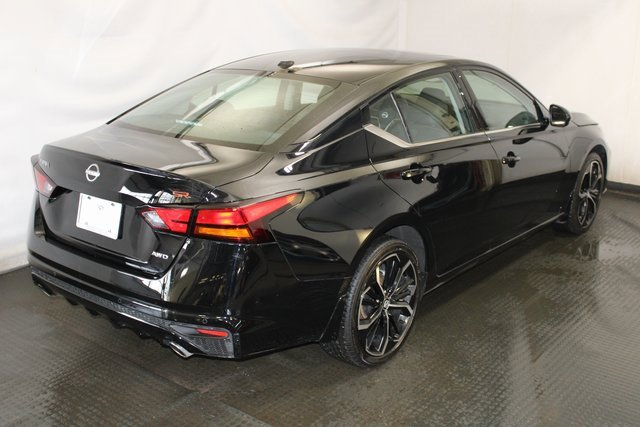 Used 2024 Nissan Altima 2.5 SR w/ SR Premium Package image 4