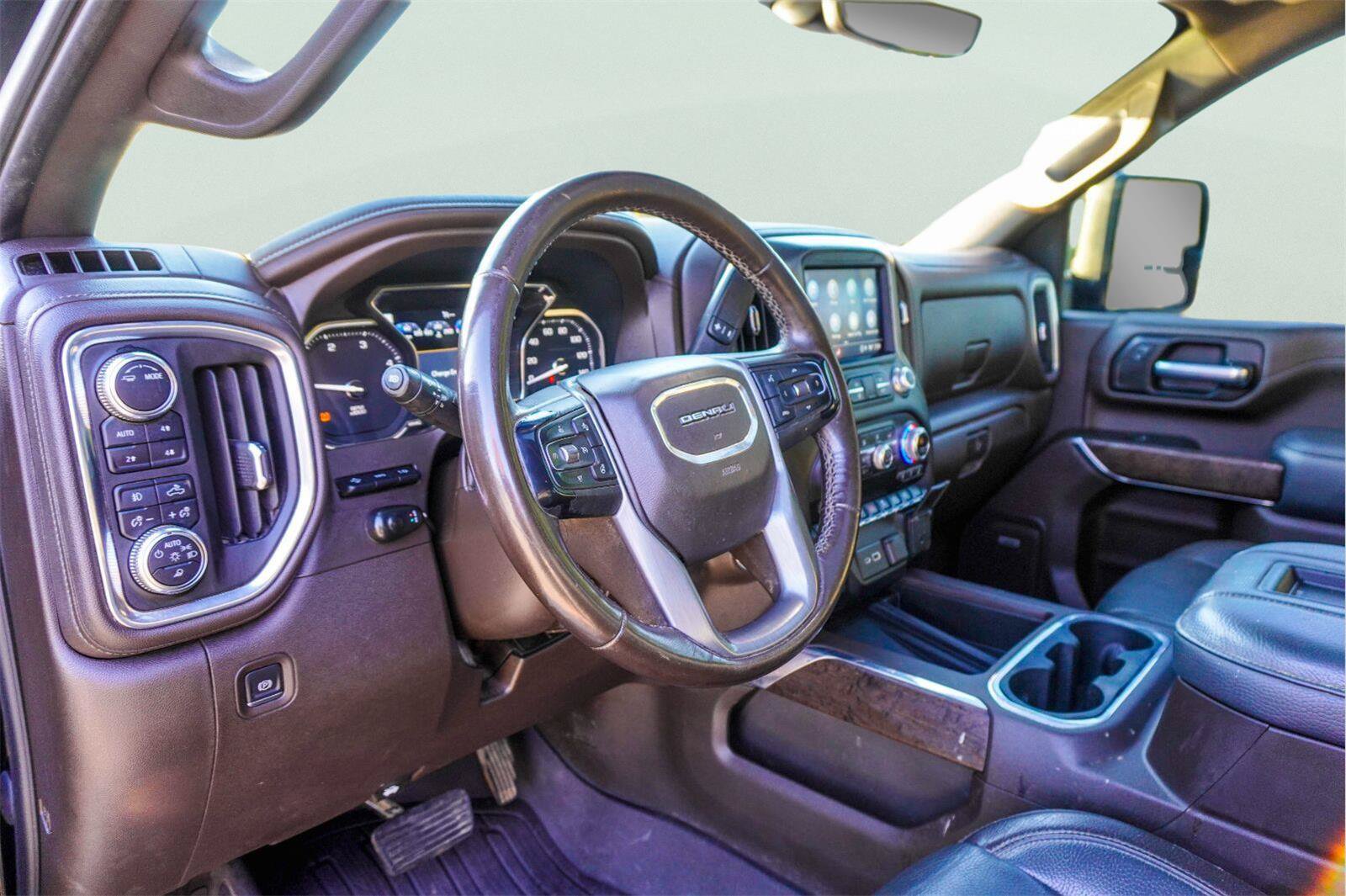 Used 2021 GMC Sierra 3500 Denali w/ Denali Ultimate Package AWD/4WD image 26