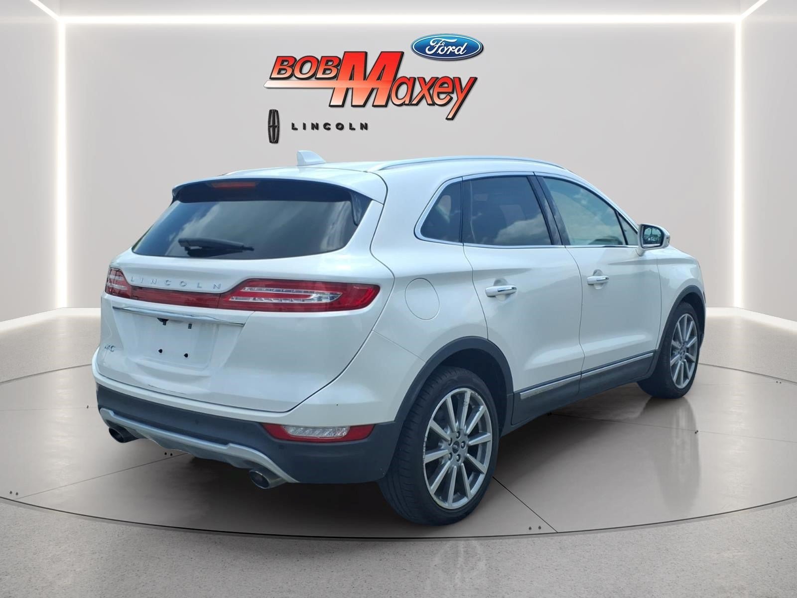 Used 2019 Lincoln MKC Reserve w/ MKC Climate Package FWD image 4