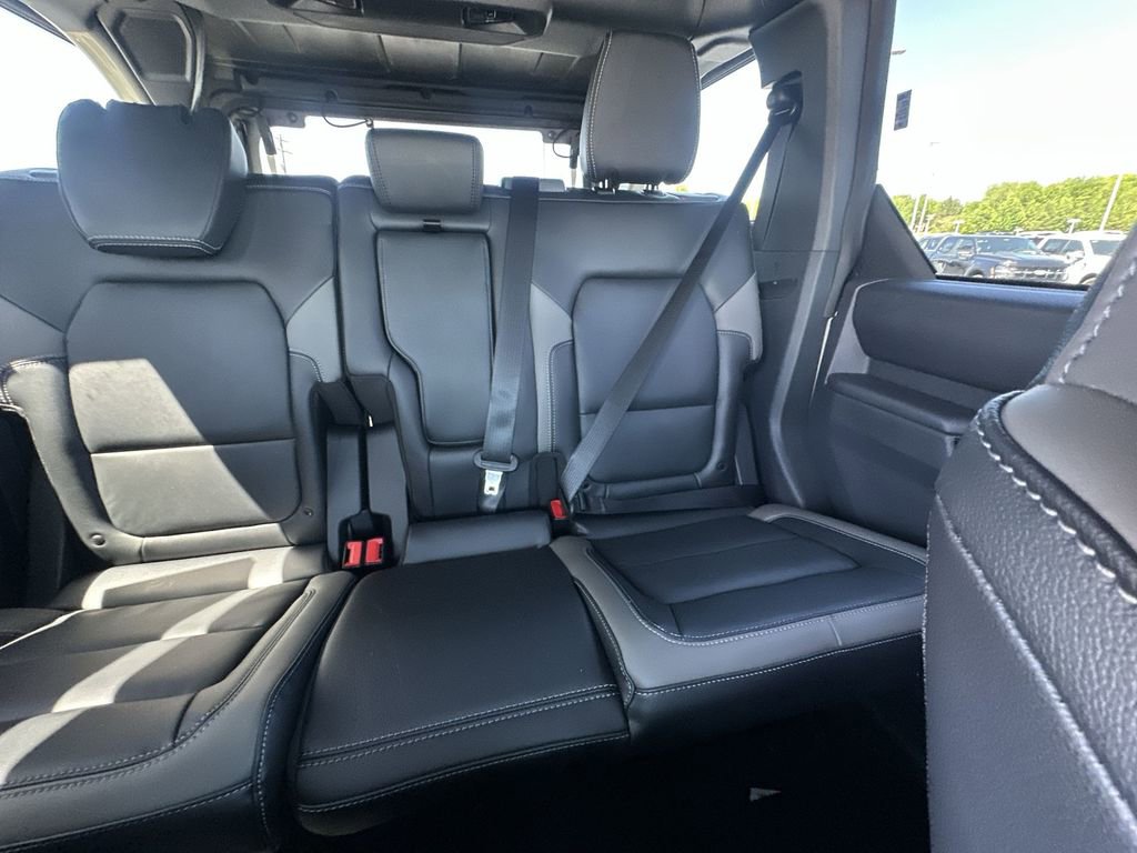 New 2026 Ford Bronco Outer Banks w/ Sasquatch Package AWD/4WD image 14
