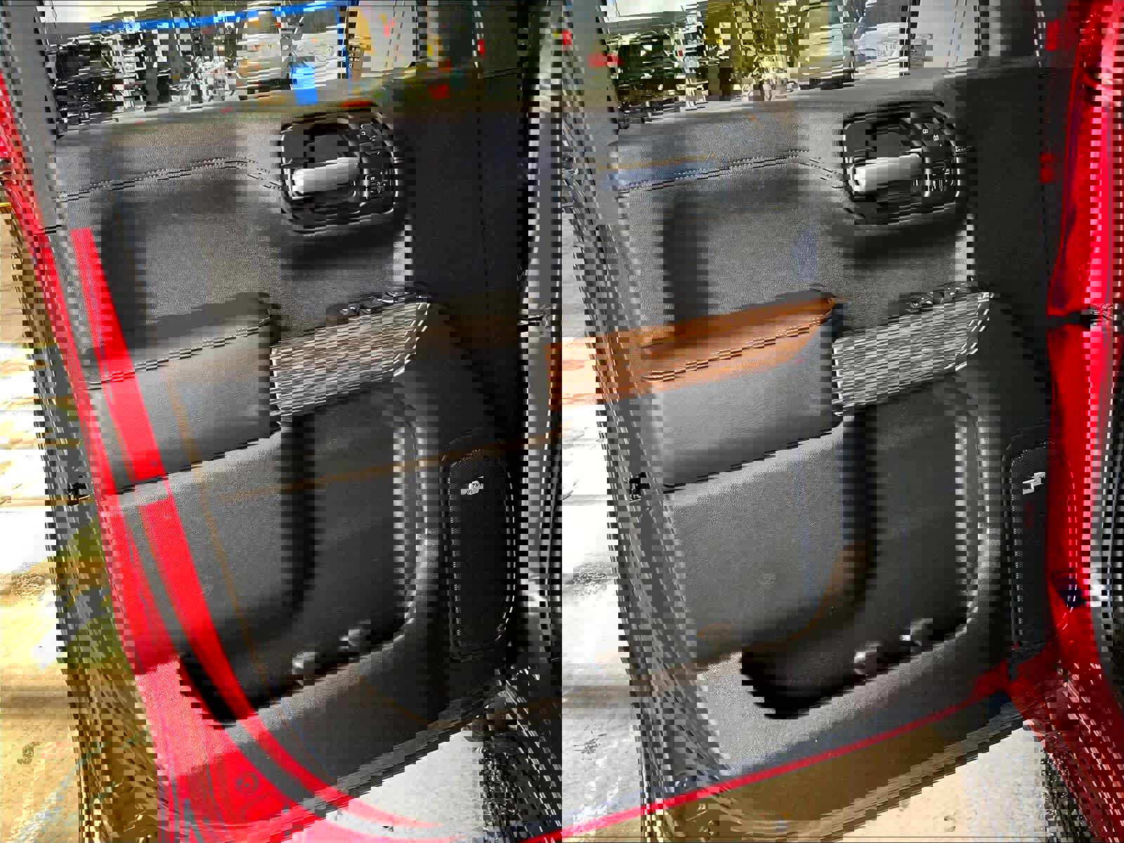 Used 2020 Chevrolet Silverado 1500 High Country w/ Technology Package image 9