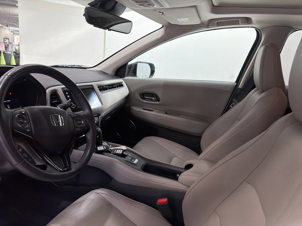 Used 2019 Honda HR-V Touring image 16