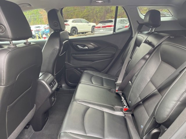 Used 2023 GMC Terrain SLT image 12
