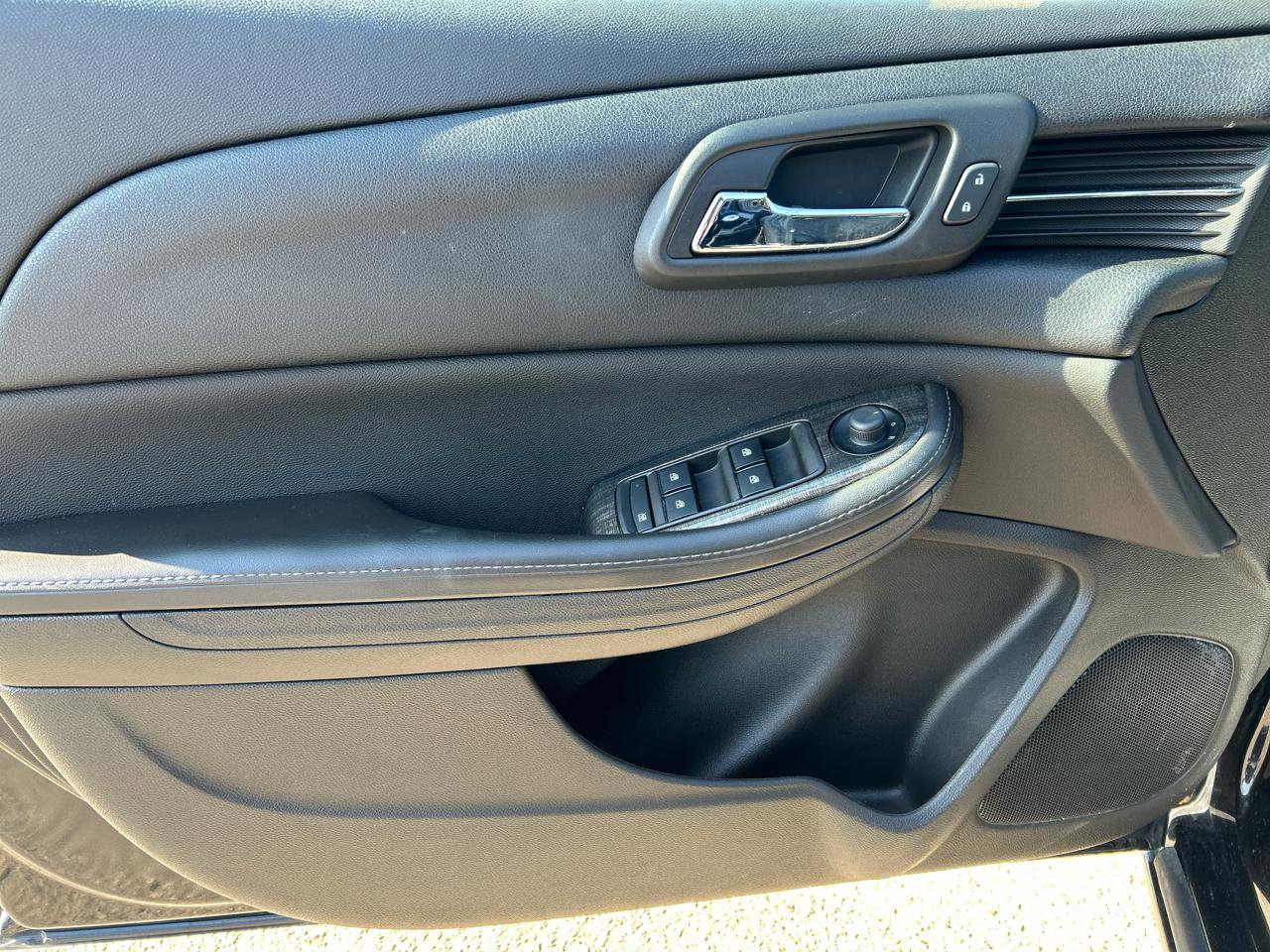 Used 2015 Chevrolet Malibu LT w/ Power Convenience Package image 8