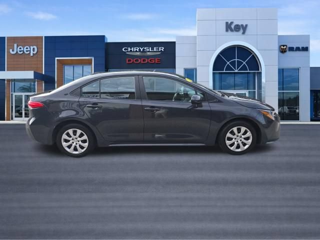 Used 2024 Toyota Corolla LE FWD image 5