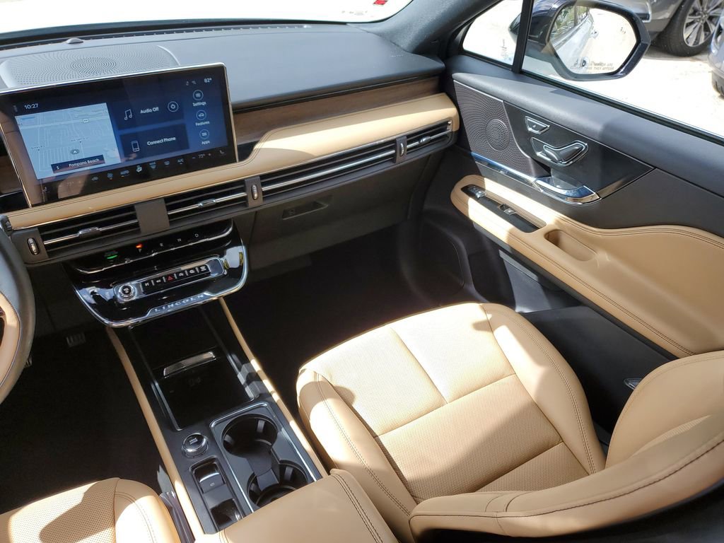 Used 2023 Lincoln Corsair Reserve image 16