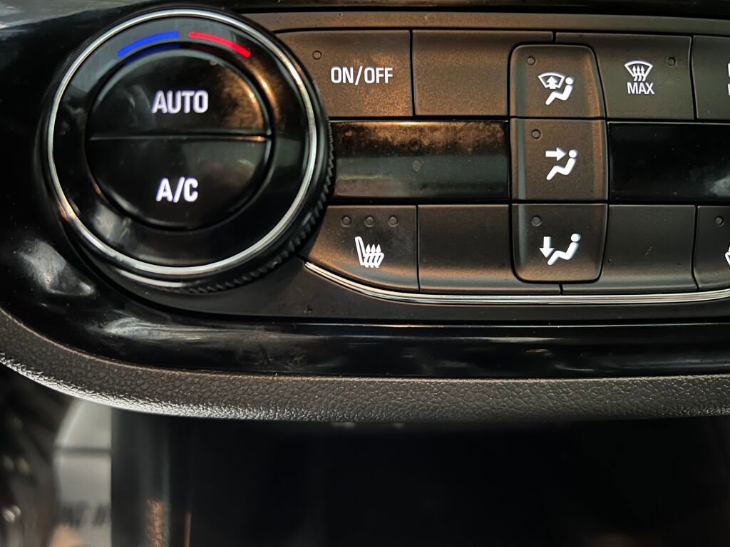Used 2024 Buick Envista Sport Touring w/ Convenience I Package image 14