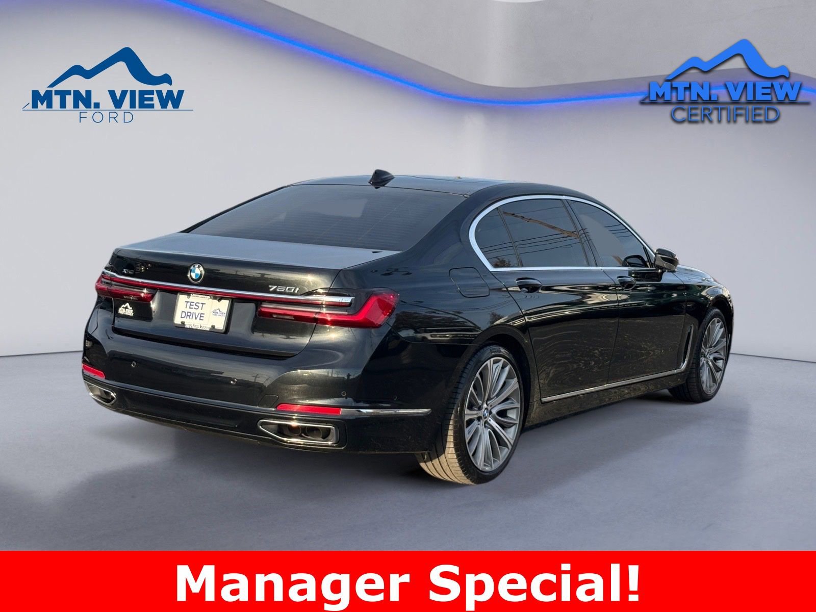 Used 2022 BMW 750i xDrive w/ Luxury Rear Seating Package image 9