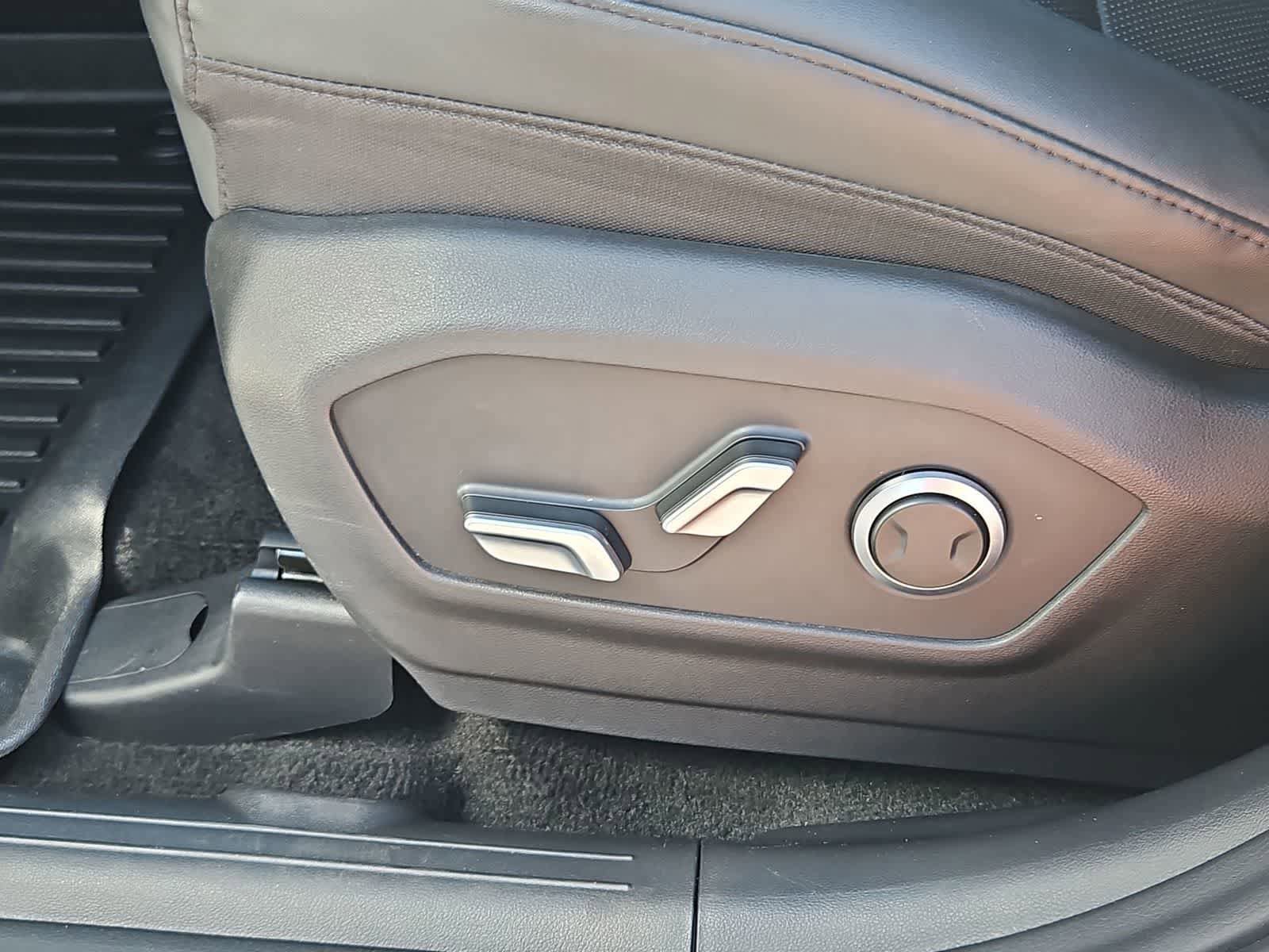 Used 2025 Hyundai Santa Fe SEL AWD/4WD image 21