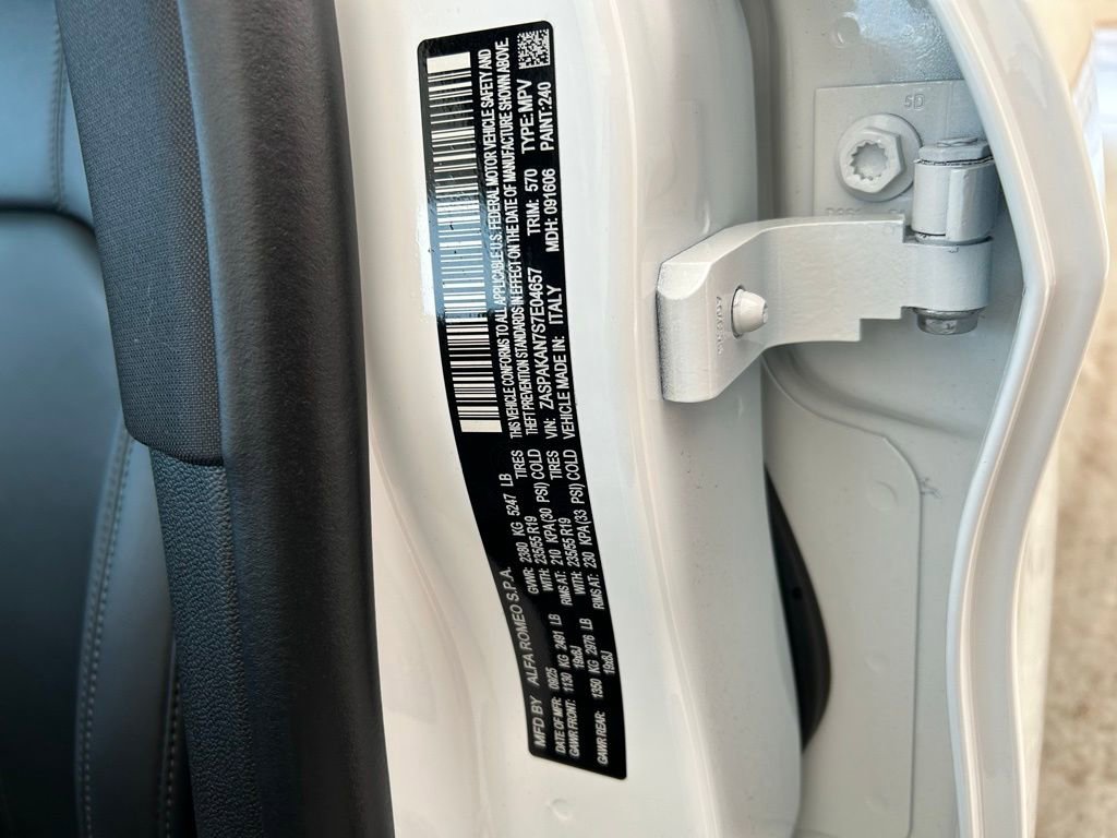 New 2025 Alfa Romeo Stelvio Sprint w/ Convenience Package image 40