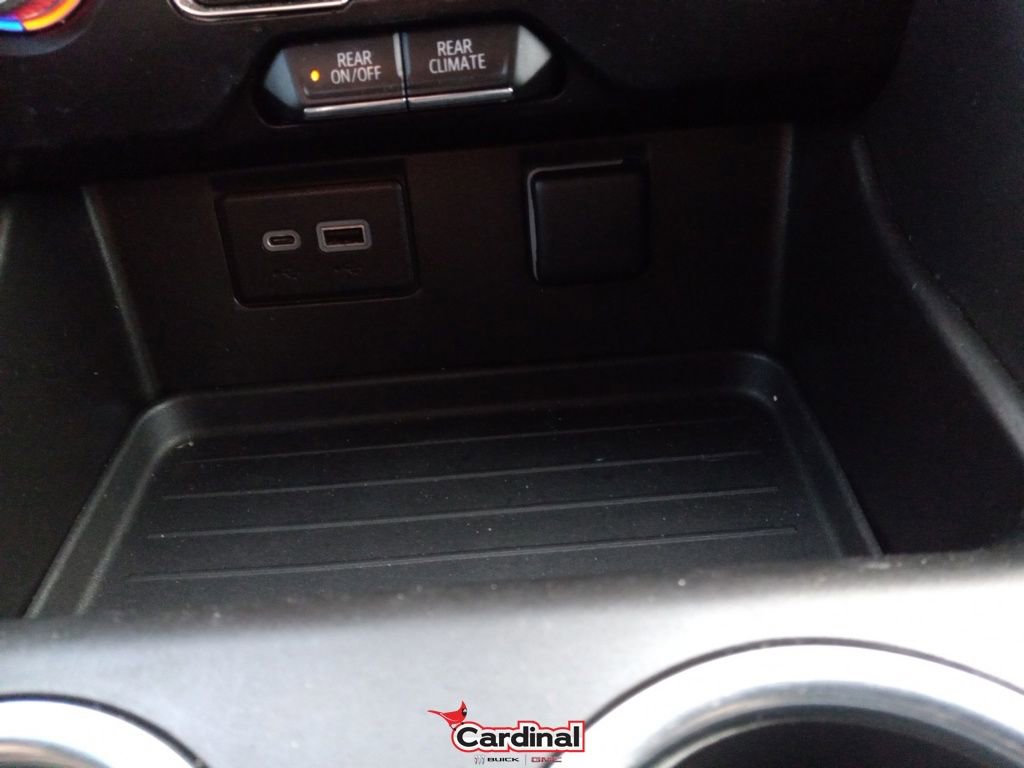 Used 2022 GMC Yukon XL SLE w/ Gmc Pro Safety Plus Package image 38