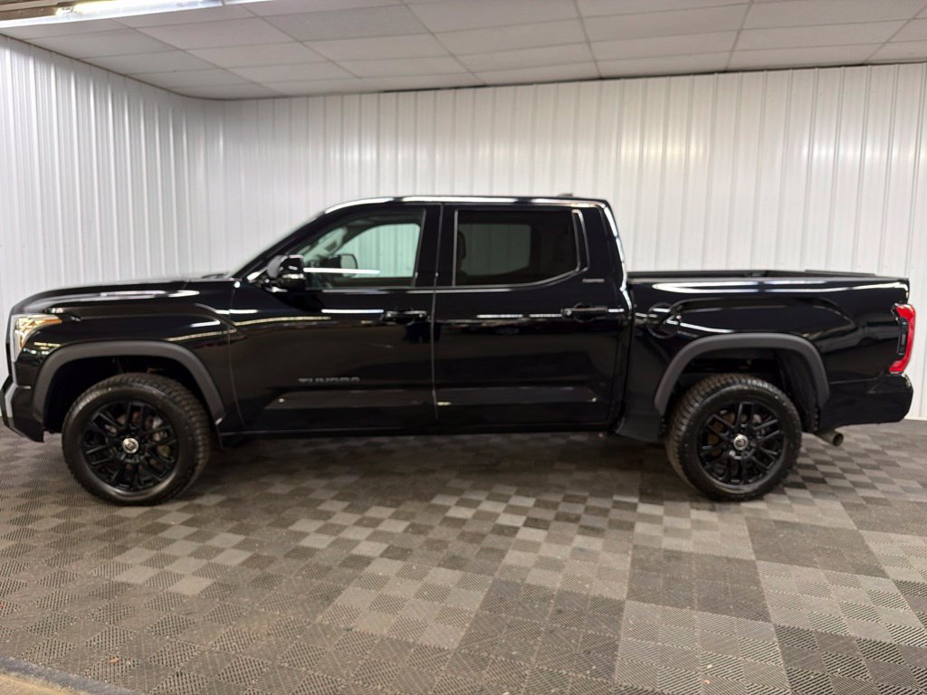 Used 2024 Toyota Tundra Limited AWD/4WD image 5