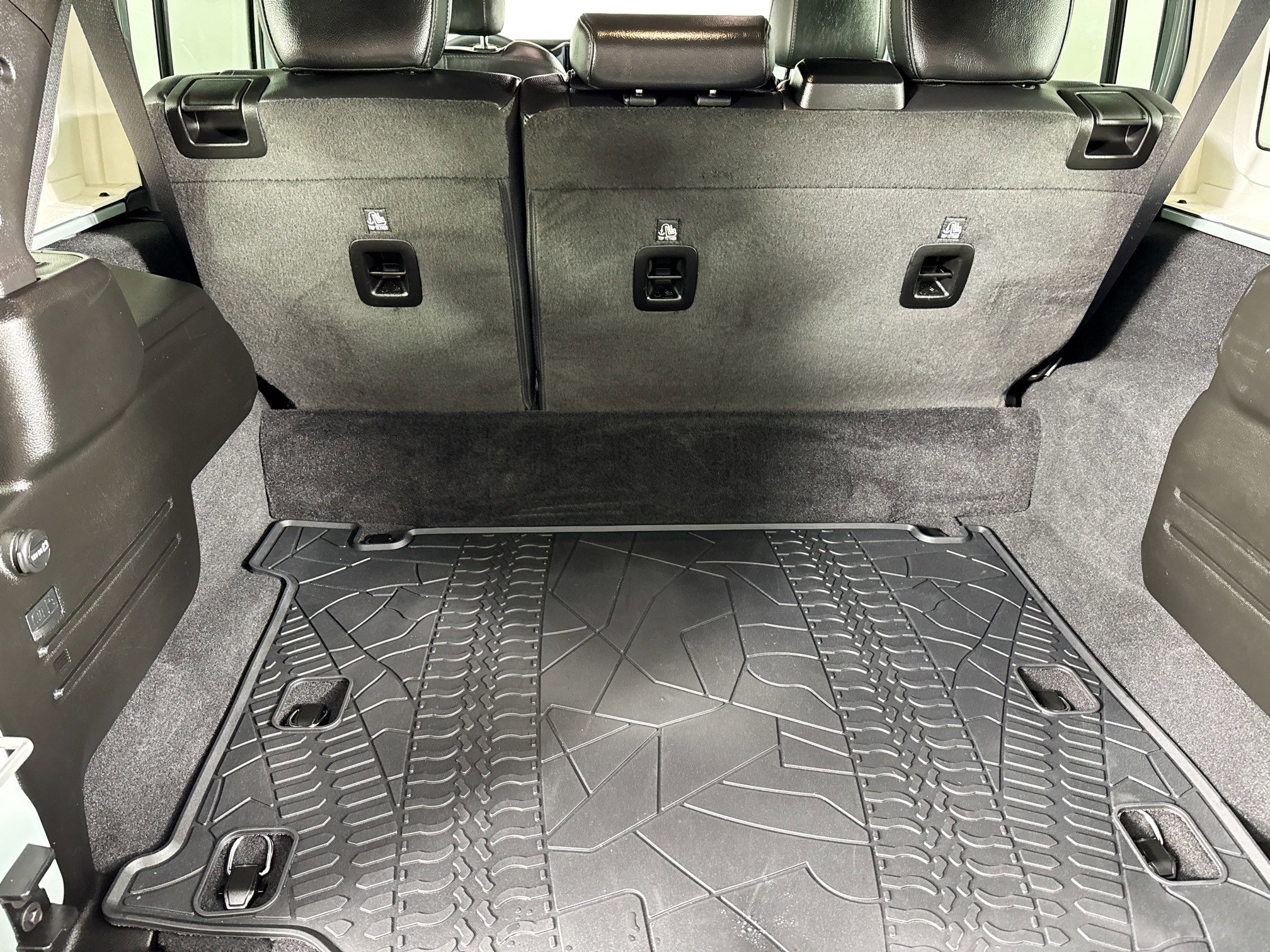 Used 2024 Jeep Wrangler Sahara image 35