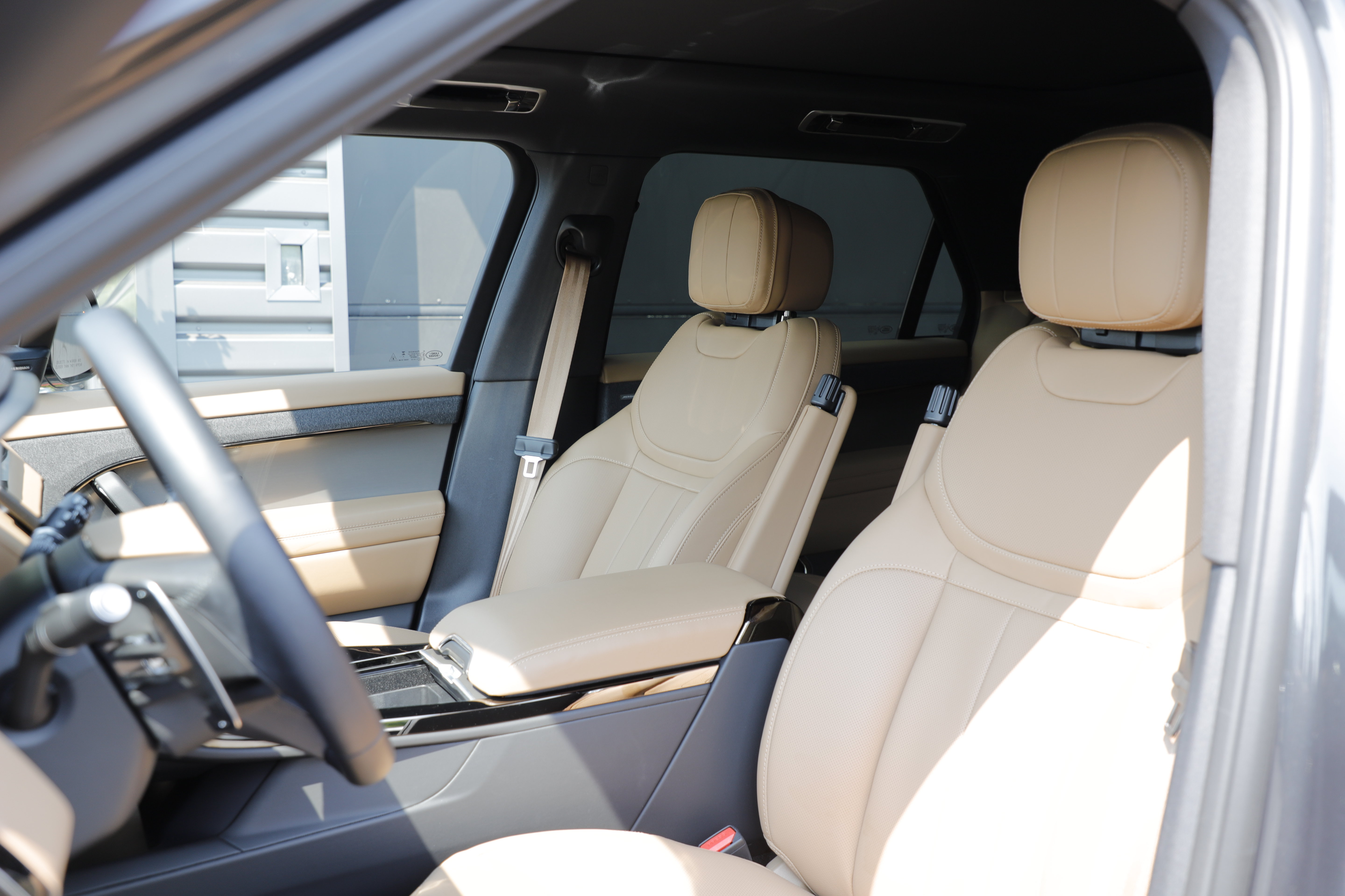 Certified 2026 Land Rover Range Rover Sport SE AWD/4WD image 17
