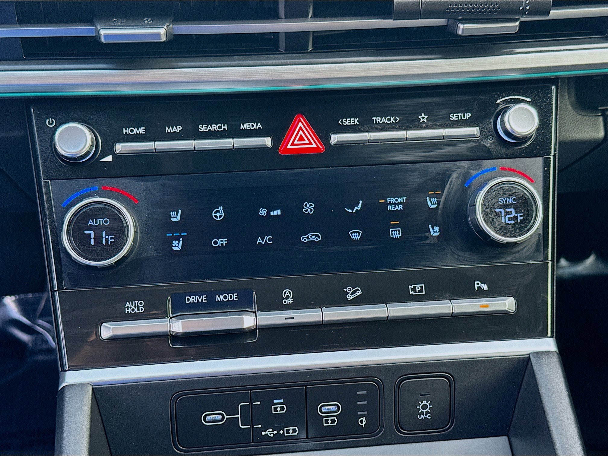 Used 2024 Hyundai Santa Fe Limited image 13