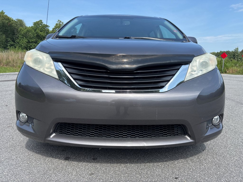 Used 2012 Toyota Sienna LE FWD image 8