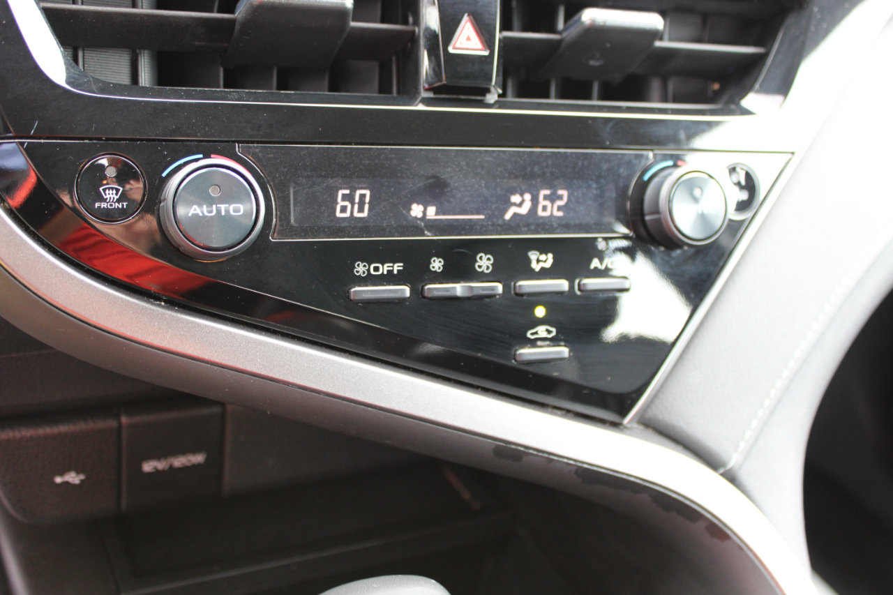 Used 2024 Toyota Camry SE image 27