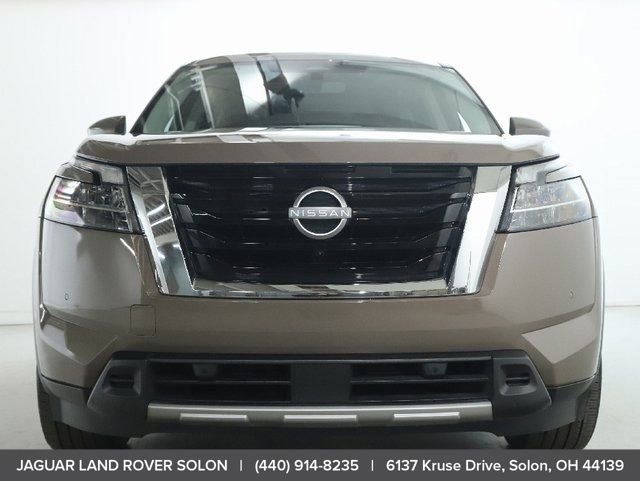 Used 2024 Nissan Pathfinder Platinum image 13
