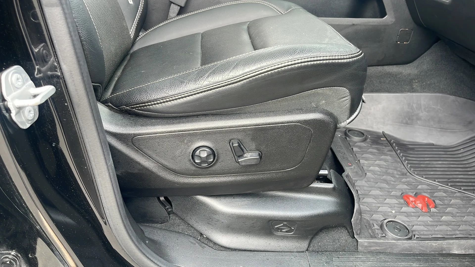 Used 2019 RAM 1500 Rebel w/ Rebel Level 2 Equipment Group AWD/4WD image 36